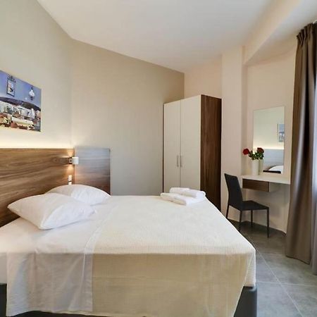 Hotel Continent ガグラ エクステリア 写真