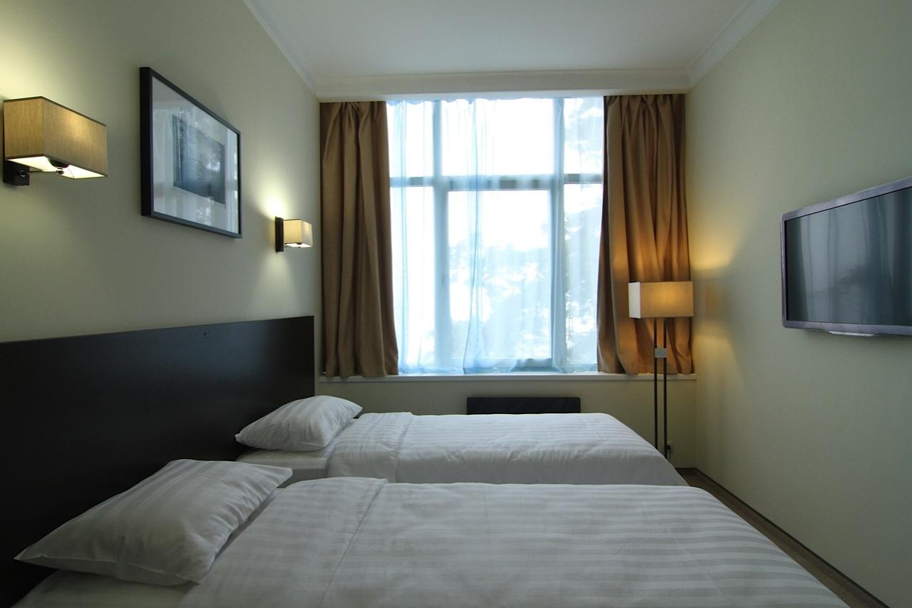 Hotel Continent ガグラ エクステリア 写真